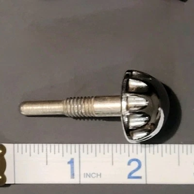 Perilla de bloqueo de tolva Rival Grind O Mat modelo 303 #994 Foto 1 de 2