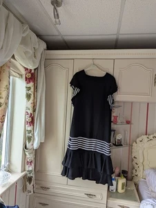 GINA BACCONI ORIGINALI BLACK DRESS WITH WHITE STRIPES- SIZE 14 - Picture 1 of 6
