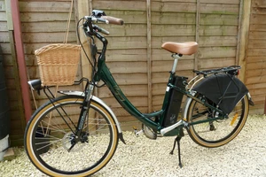 Freego Regency 26 " low step electric bike green with 16ah battery and charger - Picture 1 of 11