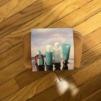 KIT SET VIAJE VOLUMEN ACEITE MARROQUÍ CHAMPÚ ACONDICIONADOR TRATAMIENTO Y CREMA DE MANOS Foto 1 de 2
