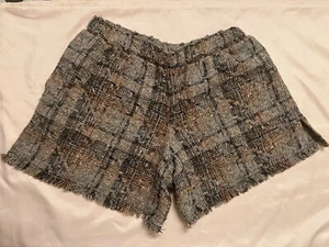 RUNWAY CHANEL BLACK MULTICOLOR TWEED RUNWAY SHORTS 36 - Picture 1 of 9