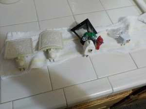 4 ASSORTED NIGHT LIGHTS - Picture 1 of 6