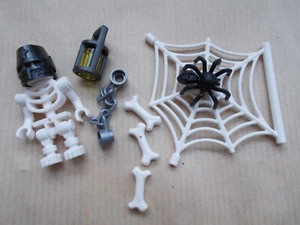 LEGO HALLOWEEN CABALLERO MAZMORRA PRISIONERO ESQUELETO CASCO ARAÑA + CADENA LINTERNA TELARAÑA - Imagen 1 de 3