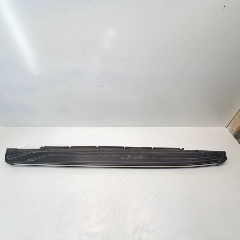 2016-2022 HONDA PILOT RIGHT SIDE RUNNING BOARD STEP PLATE 08L33-TG7-102 OEM - Image 1 of 4