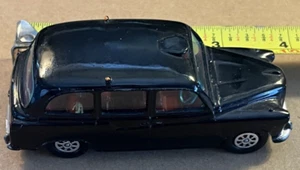 VINTAGE CORGI - WHIZZWHEELS - LONDON TAXI-CAB BLACK - 4" - Picture 1 of 6