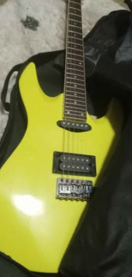 Highlighter Guitar - Image 1 of 1