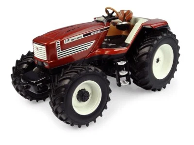Universal Hobbies 1:32 Fiat Centenario Concept Tractor Diecast Réplica UH5382 Foto 1 de 4