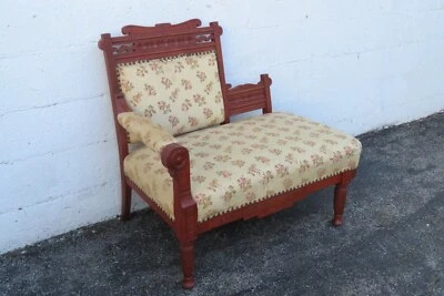 Silla de salón victoriana Eastlake de principios de la década de 1880 con brazo para damas 5292 Foto 1 de 4