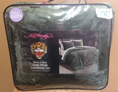 Ed Hardy Cards Embossed Green Cozy Plush 3 piece QUEEN Comforter &Shams Set - Image 1 of 4
