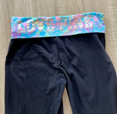 Винтажный Y2K Victoria's Secret розовый сложить над йога брюки капри с надписью краска брызги - Изображение 1 из 4