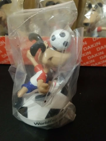New Sealed Vintage 1994 FIFA World Cup USA Mascot Striker Dog Figure Dakin Cover