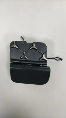 前保险杠拖眼钩盖帽适合梅赛德斯-奔驰 C 级 1956 - 25 2068850402 — 第 1/4 张图片