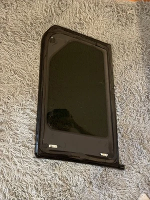 2021 2022 2024 JEEP GRAND CHEROKEE REAR LEFT DRIVER QUARTER WINDOW GLASS OEM - Image 1 of 3