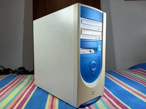 PC Windows 98 SE (ASRock K7S8X, AMD Athlon XP 2400+, 2000 MHz) Retro Games - Afbeelding 1 van 24