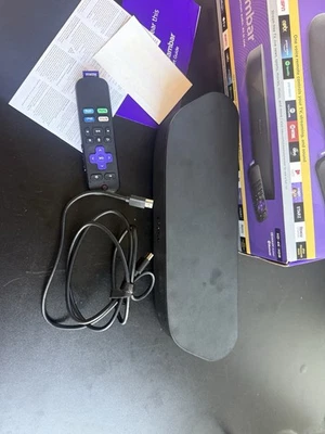 Barra de sonido Roku Streambar 4K HDR con control remoto por voz - Completa en caja - Probada Foto 1 de 4