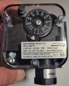 🔥🔥Cleaver-Brooks by Honeywell C6097A3013 Pressure Switch 817-05625-000 - Picture 1 of 4