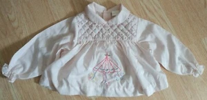 Camisa de vestir acolchada rosa manga larga de colección 24 meses para niñas bordada en carrusel - Imagen 1 de 7