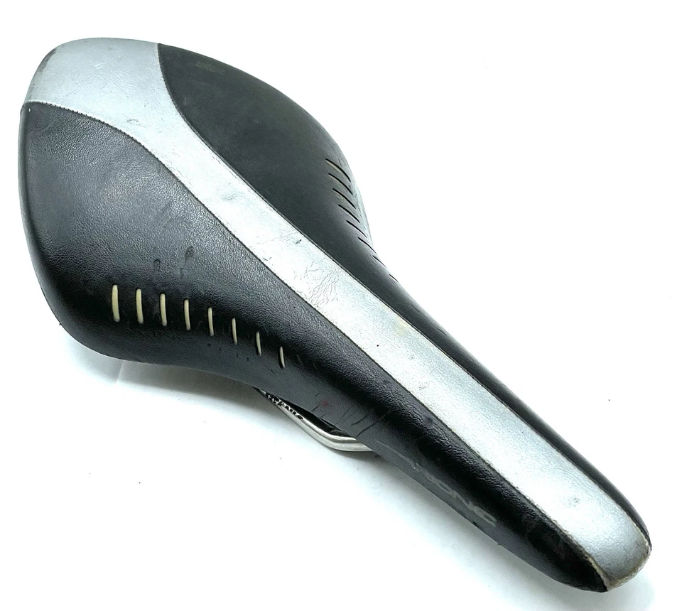 Selim Fizik Arione Titanio Wing Flex com trilho de titânio feito à mão na Itália - Imagem 1 de 4