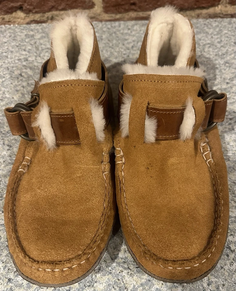 Bota Quoddy Feminina Original Anel Camurça Forrada de Pele de Carneiro Tamanho 10.5 Varejo por US$ 399 - Imagem 1 de 4