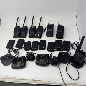 Motorola RDM2070d Retevis RT21 VHF Two-Way Radio Walkie Talkie with (10 Battery) - Zdjęcie 1 z 12