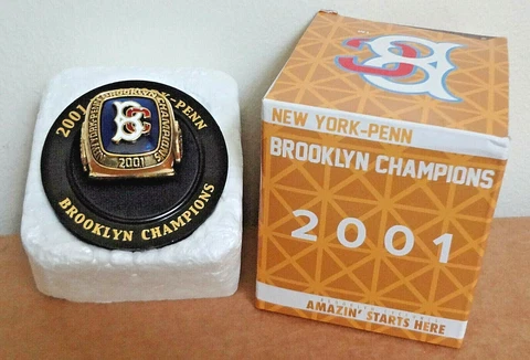 2001 BROOKLYN CYCLONES INAUGURAL SEASON REPLICA CHAMPIONSHIP RING SGA METS MiLB Cover