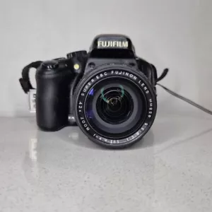 FUJIFILM FINEPIX HS50 EXR DIGITAL CAMERA Ẃ SUPER EBC FUJINON LENS 42x ZOOM - Bild 1 von 11