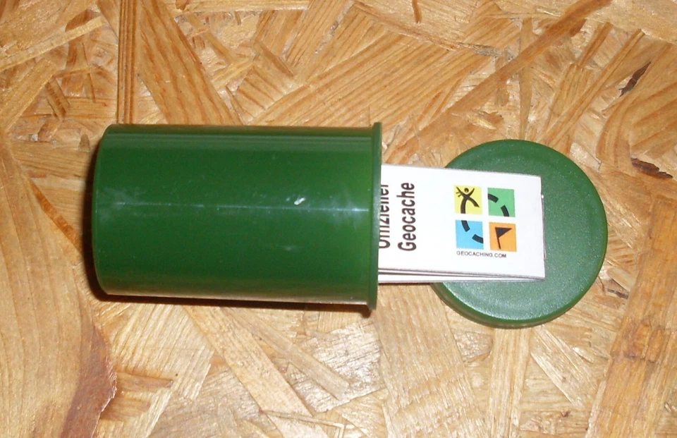 Geocaching Geocache- Lata Cuadro de Foto 30mm x 50mm Alto Micro + Logbook - Imagen 1 de 1