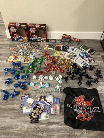 HUGE lot of 75 Bakugan Battle Brawlers 9 metal & 739 Regular Cards 161 Bakucores Cover