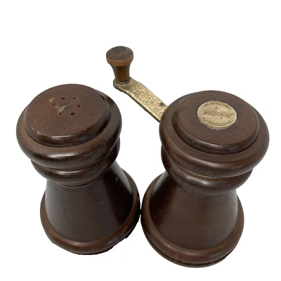 Salero y molinillo de pimienta vintage Mr. Dudley Wood MCM hecho en EE. UU. Foto 1 de 4