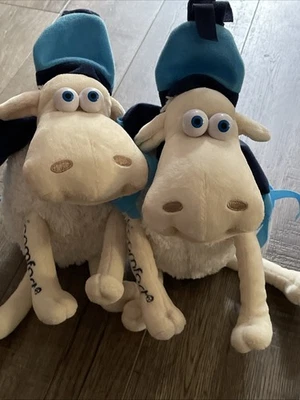 Colchón de felpa de ovejas Serta #32 con sombrero y bufanda animal de peluche Foto 1 de 4