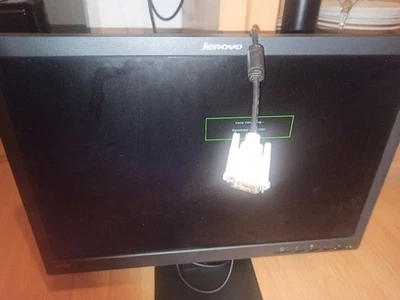 Lenovo 24 Zoll Full HD LCD Monitor - Schwarz - Bild 1 von 3