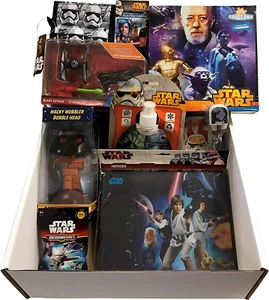 Star Wars Gift Box Includes Many Great Official Items NEW - Picture 1 of 1