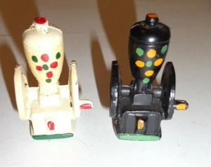 Macinacaffè vintage in ghisa sale e pepe shaker nero bianco  - Foto 1 di 3