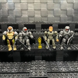From Halo Mega Bloks 97174 UNSC Mammoth (Signature Series) -Toys Main Characters - Picture 1 of 7