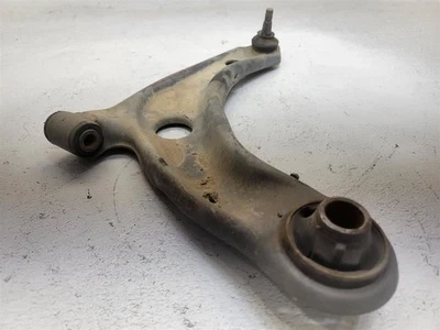 Brazo de control inferior del pasajero delantero Toyota Prius C 2012-2019 48068-59145 Foto 1 de 4