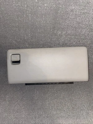 Chevrolet GMC Cadillac 1999-2007 guantera bronceada compartimento de almacenamiento puerta OEM Foto 1 de 4