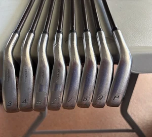 JUEGO DE PLANCHA SUELA DE FUEGO TAYLORMADE. 3-PW.Ejes de burbujas regulares de grafito R-80. - Imagen 1 de 9