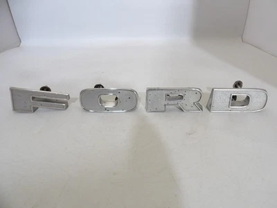 Camión Ford F-150 F-100 250 1973 1974 1975 1976-1977 parrilla delantera emblema letra Foto 1 de 4