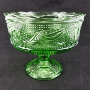 E. O. Brody Co M6000 Green Glass Pedestal Bowl Candy Dish Floral Old Vintage - Picture 1 of 10