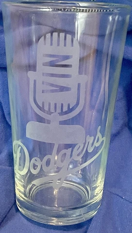 Vin Scully Los Angeles Dodgers Etched 16 Ounce Beer Glass Cover