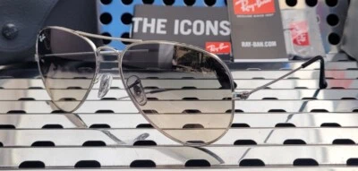 New Ray Ban RB3025 003/32 Aviator Large Sunglasses Silver w/58mm Gray Gradient - Image 1 of 4