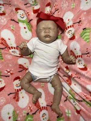 Bebé renacido pintado a mano  Foto 1 de 4