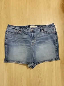 Torrid Denim Womens Jean Shorts Sz 26 Blue Flat Front High Rise Stetch Pockets - Picture 1 of 7