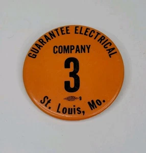 Insignia de empleado vintage de garantía Electrical Company 3 St. Louis Mo pinback - Imagen 1 de 3
