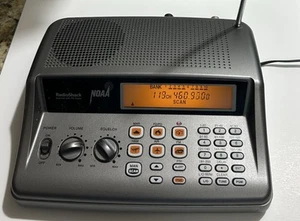 Radio Shack PRO-650 200ch Desktop Radio Scanner PD/FD/Weather/Marine/FM Radio. - Zdjęcie 1 z 6