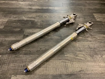 Suzuki 2000 2001 GSXR750 OEM Front Left & Right Forks Leg Tube Shocks - STRAIGHT - Image 1 of 4