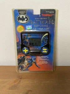 Tiger Electronics Batman Returns LCD Handheld Video Game with Original Packaging - Picture 1 of 4