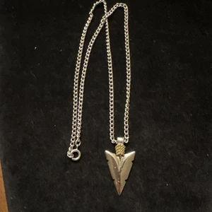 Vintage Silvertone And Goldtone Arrowhead Necklace 18” (Lot# 550) - Picture 1 of 4