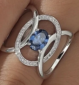 New Unique Size 7 Platinum Plated Sapphire Blue CZ Ring - Picture 1 of 3