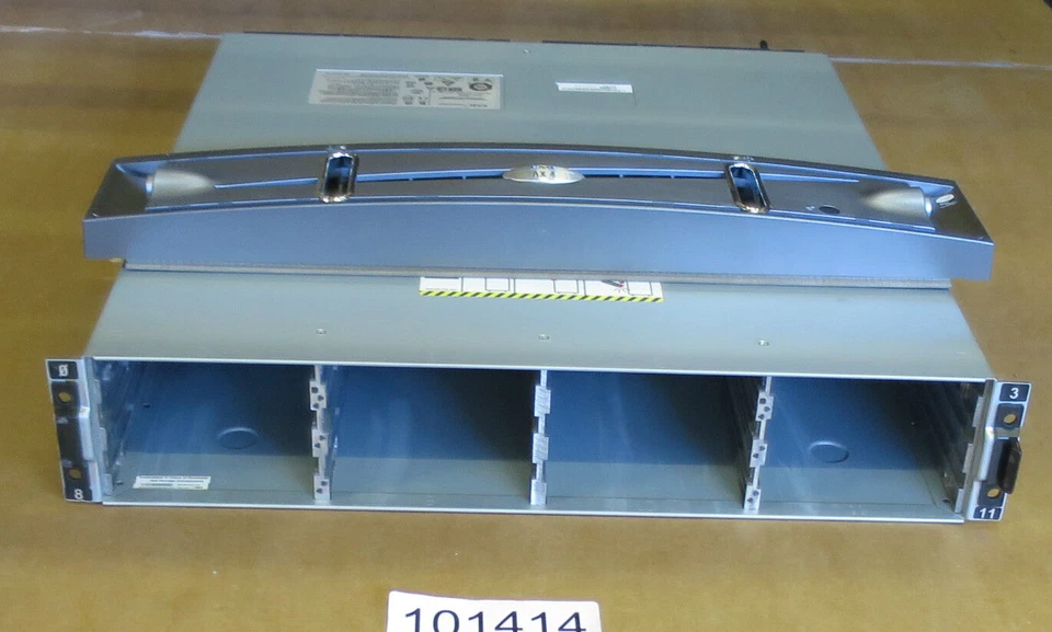 Dell EMC Clariion MPE DAE AXDAE AX4-5DAE FX984 SAS / SATA iSCSI Array 2U - Image 1 of 1